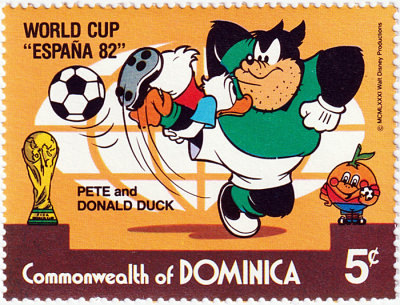 Briefmarke World Cup ‘España 82 Pete and Donald Duck / Dominica 1982