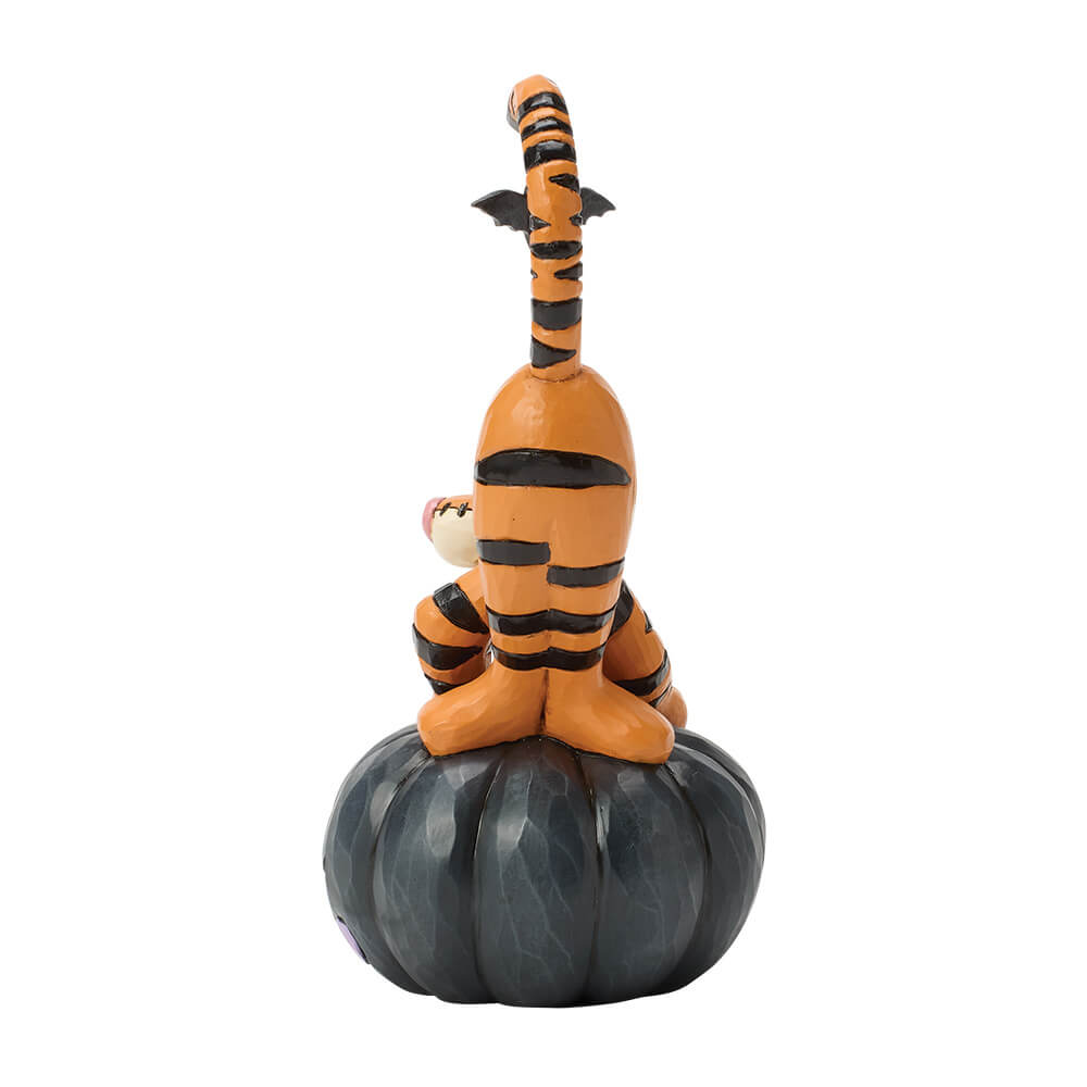 Tigger auf Jack-O-Lantern (DISNEY TRADITIONS BY JIM SHORE) Figur