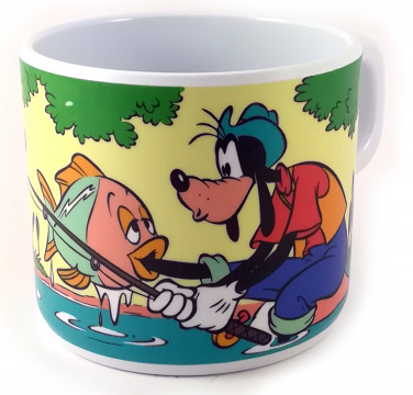 Becher Goofy beim Angeln, Donald filmt