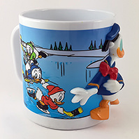 Donald Duck Teller und Reliefbecher (Satz mit 4 Tellern + 4 Bechern)