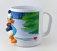 Donald Duck Teller und Reliefbecher (Satz mit 4 Tellern + 4 Bechern)
