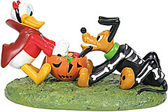 Donald & Plutos Tussle (DISNEY VILLAGE BY D56) Figurine