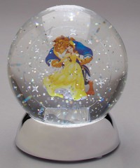 Die Schöne und das Biest Waterdazzler Kugel beleuchtet