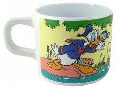 Becher Goofy beim Angeln, Donald filmt