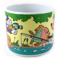 Becher Goofy beim Angeln, Donald filmt